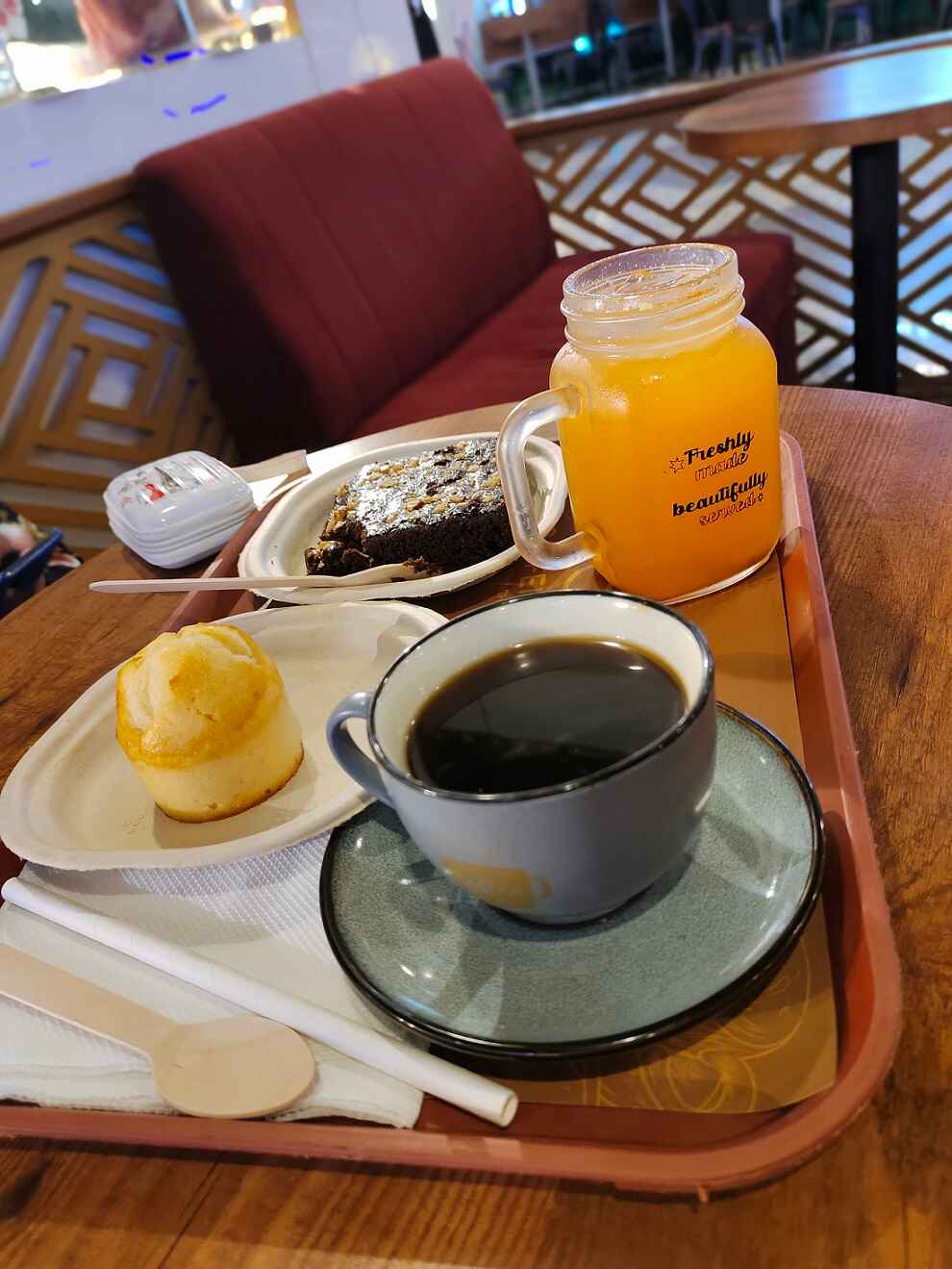 LET’S COFFEE & CHILL